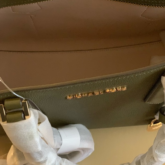 Micheal Kors Brand New satchel..! - Picture 4 of 4